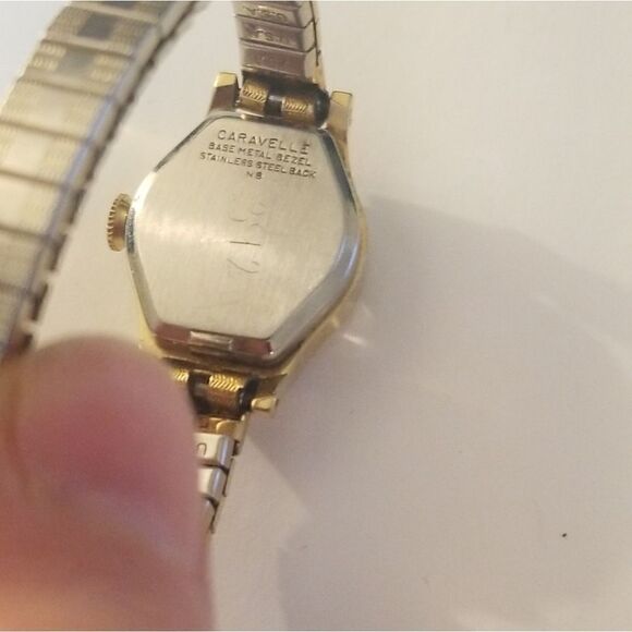 Vintage Caravelle Ladies gold stretch Watch - Picture 5 of 7